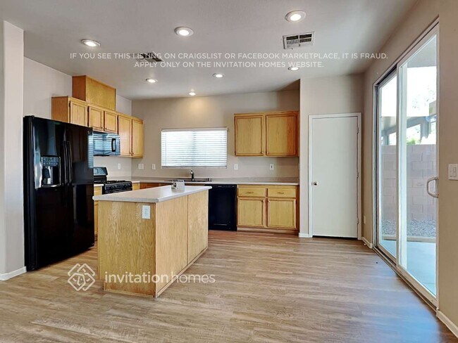 Building Photo - 4920 Whistling Acres Ave