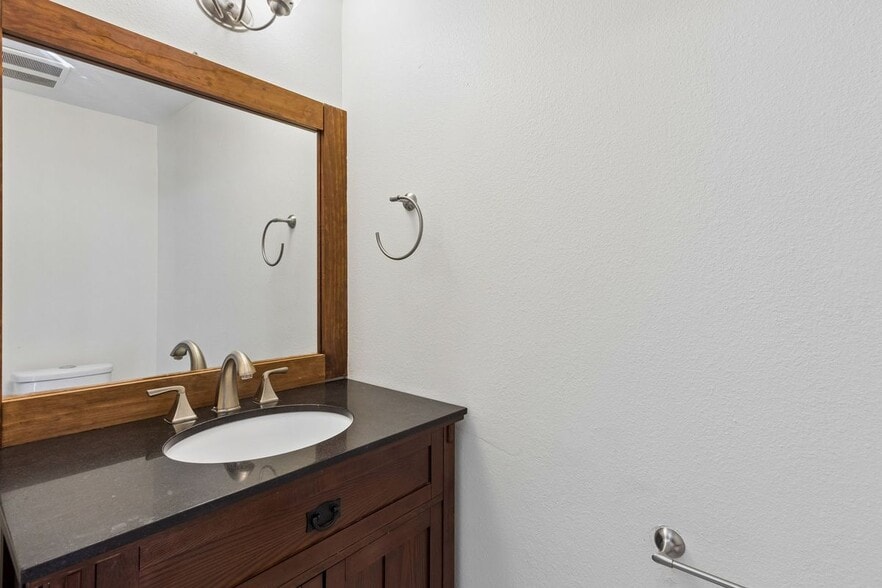 Building Photo - 506 N Liberty St