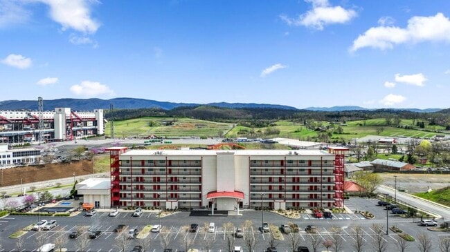 Building Photo - 210 Raceday Center Dr