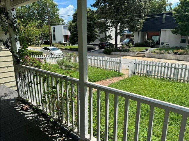 Building Photo - 199 Pearl St SE