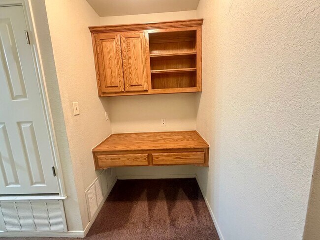 Building Photo - 608 Olaf Dr