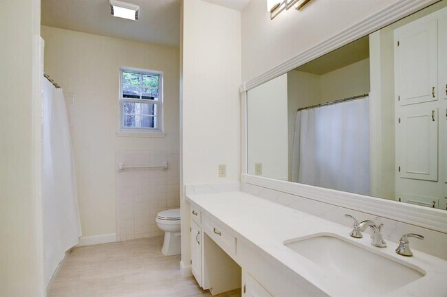 Building Photo - 1108 Nantucket Dr