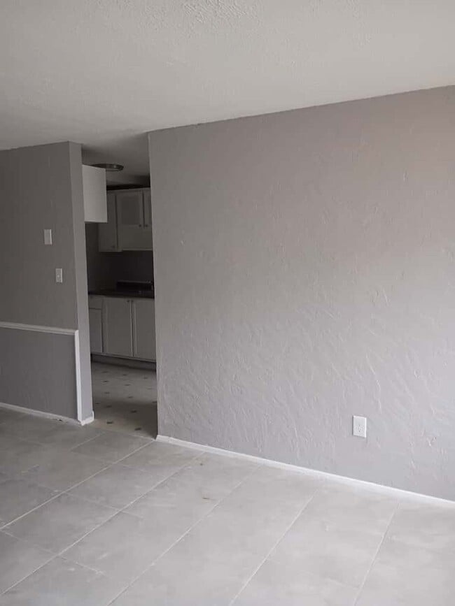 Building Photo - 13444 Euclid Ave