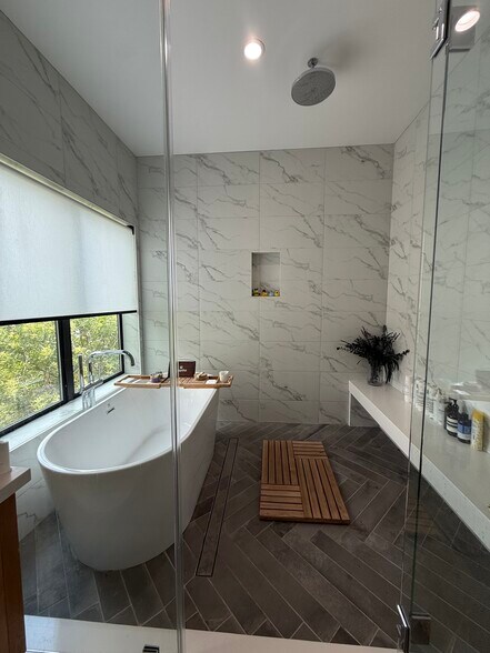 Building Photo - 4054 Jennings Dr