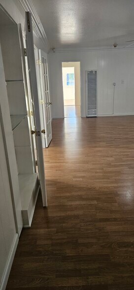 Building Photo - 609 E Main St