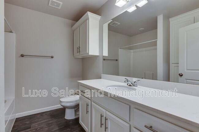 Building Photo - 407 Vail Cir