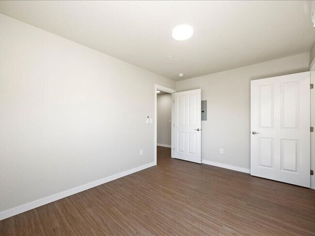 Building Photo - 6005C Chapel Hill Blvd