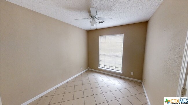 Building Photo - 2406 Timberline Dr