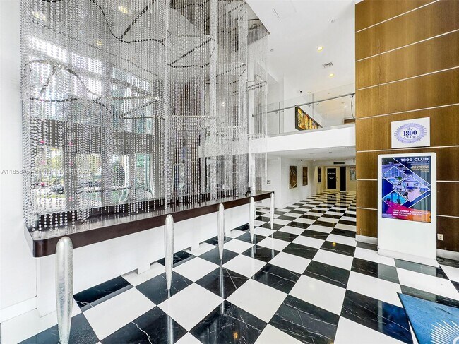 Building Photo - 1800 N Bayshore Dr
