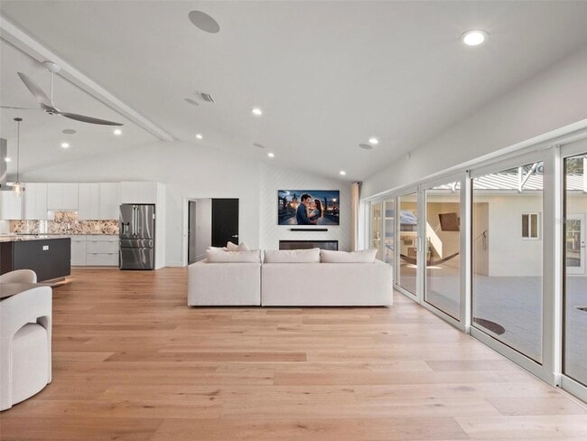 Building Photo - 1021 Temple Grove Pl