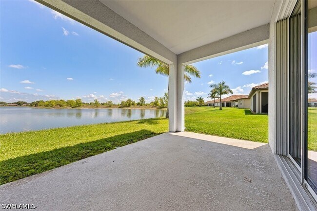 Building Photo - 2038 Grove Dr