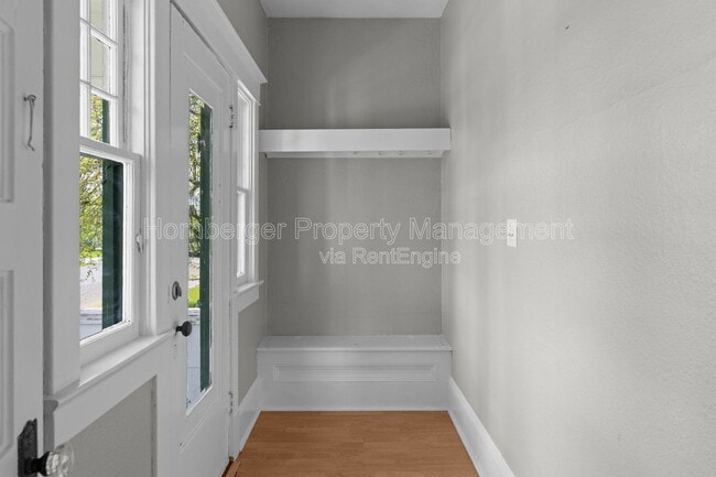 Building Photo - 922 4th St