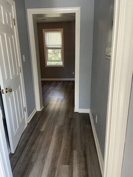 Building Photo - 8 Hagood Ave