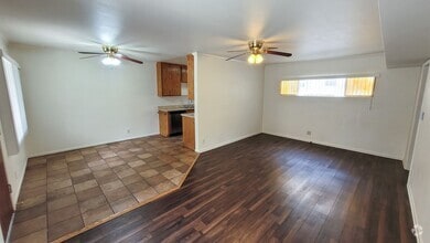 Building Photo - Downstairs 2 Bed 1 Bath with Carport and O...