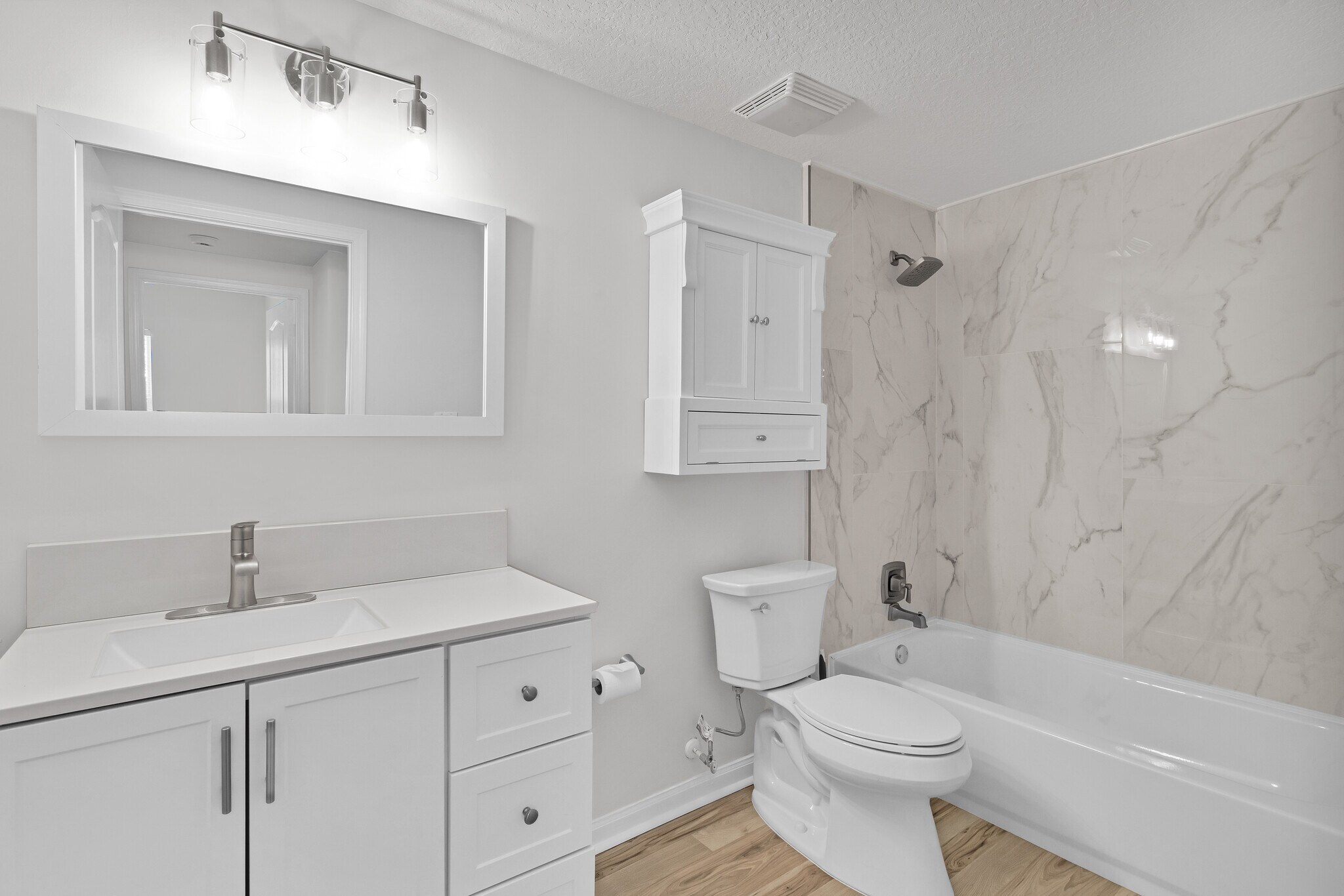 Building Photo - 5095 Fairways Cir