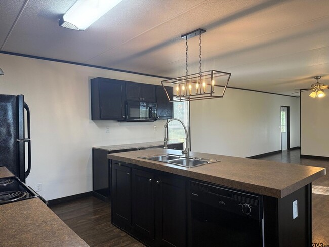 Building Photo - 359 Co Rd 3203