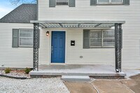 Building Photo - 2445 SW Binkley St