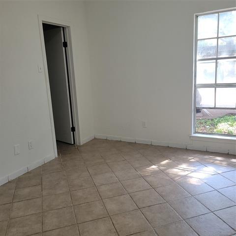 Building Photo - 3647 W Northgate Dr