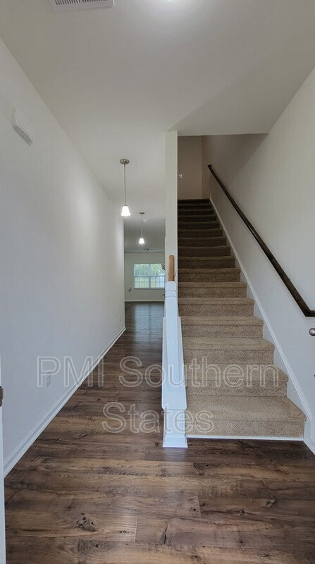 Building Photo - 31 Moorlyn Ln