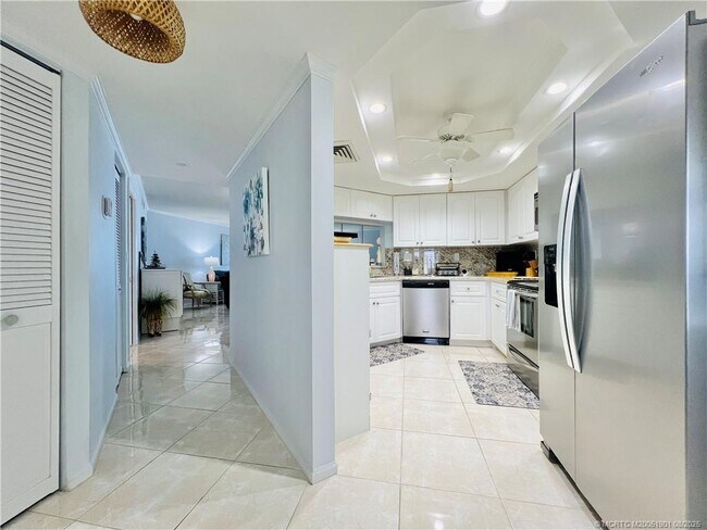 Building Photo - 9500 S Ocean Dr