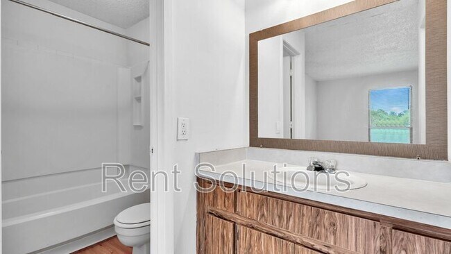 Building Photo - 455 Alt 19