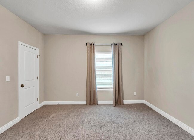 Building Photo - 3589 Autumn Woods Dr