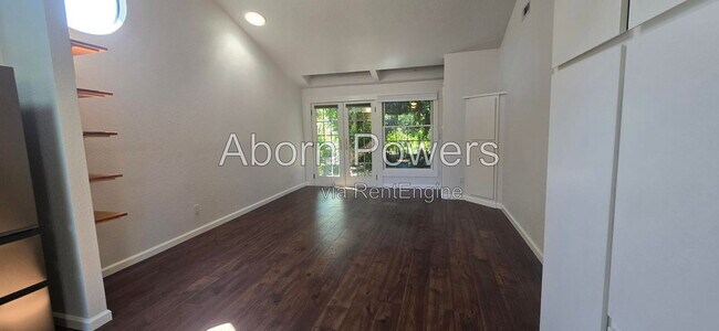 Building Photo - 2417 Oakenshield Rd