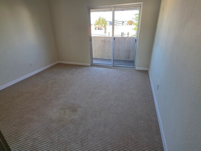 Building Photo - 3762 Hughes Ave