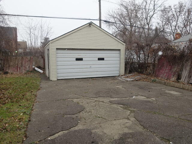 Building Photo - 8205 Outer Dr E