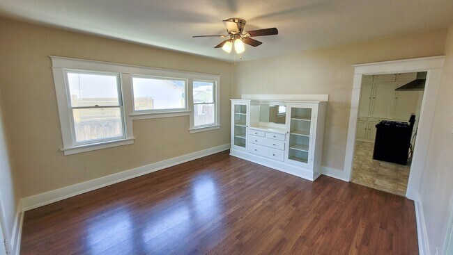 Building Photo - Vacancy at Whittier Duplex!
