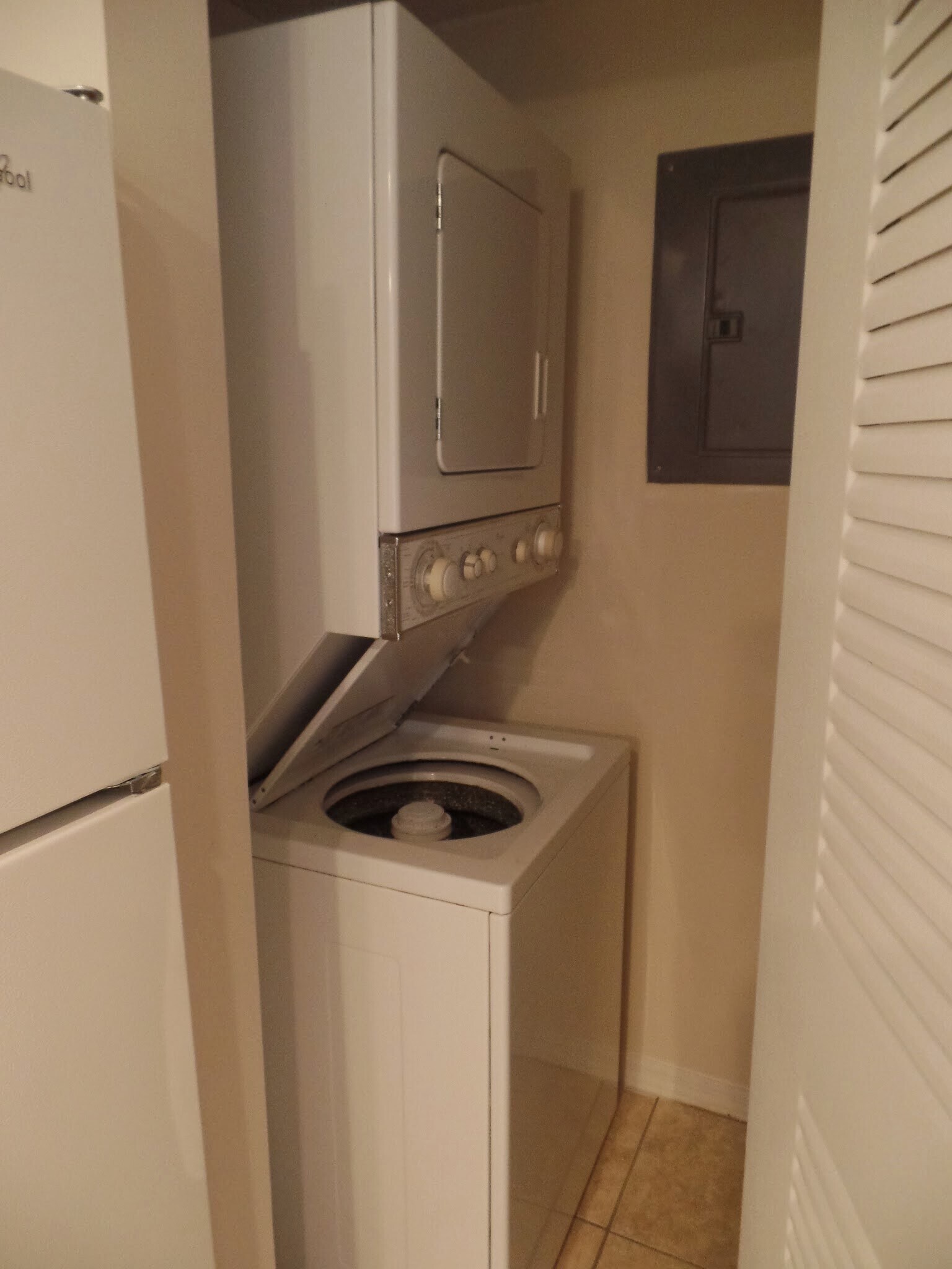 Building Photo - 3844 Lyons Rd