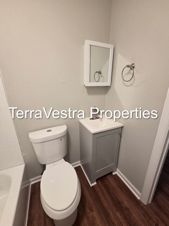 Building Photo - 31 S Myrtle St