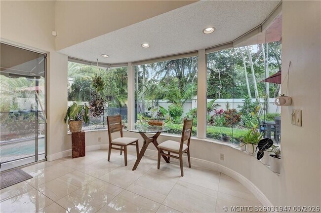 Building Photo - 8171 Hampton Wood Dr
