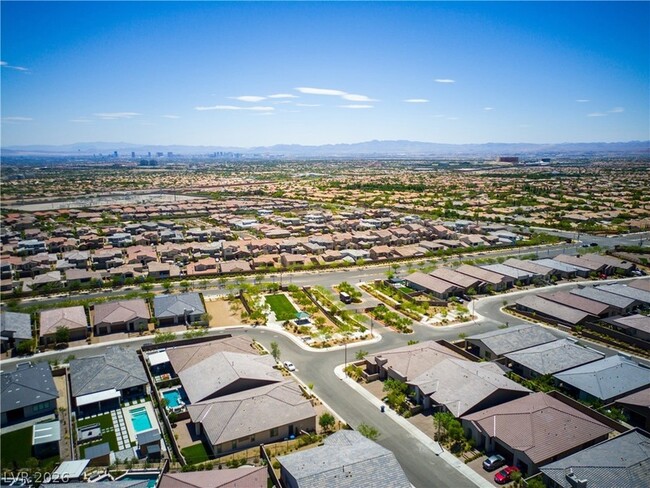 Building Photo - 11837 Grassy Pln Ave