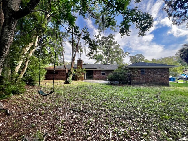 Building Photo - 5391 Golf Course Dr