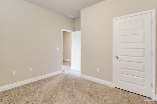 Building Photo - 10880 Deer Run Blvd