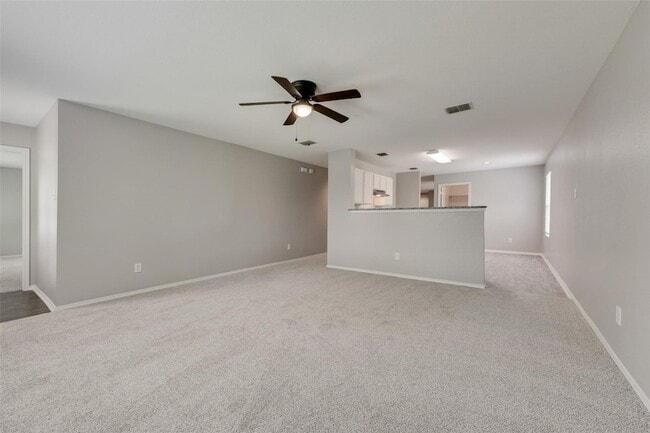 Building Photo - 613 Preston Dr