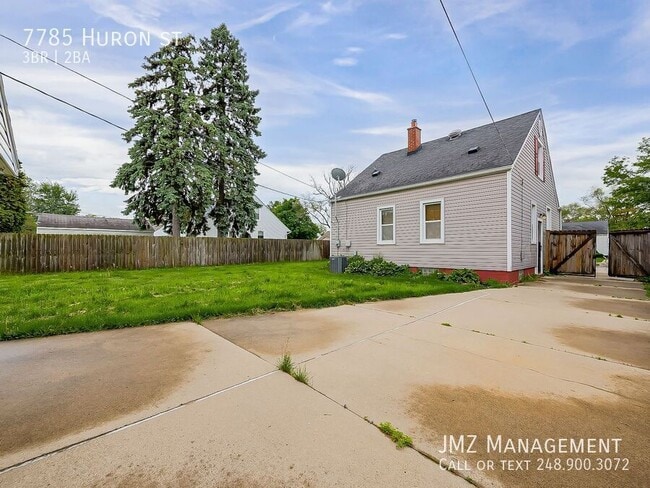 Building Photo - 7785 Huron St