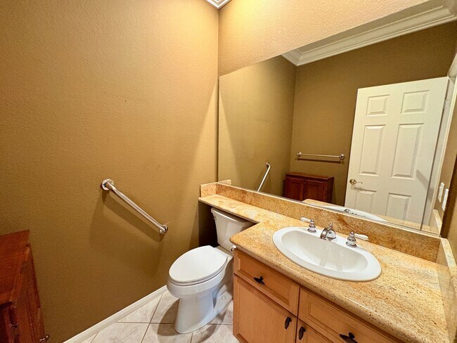 Building Photo - Beautiful 3 Bedroom Plus Office One Story ...
