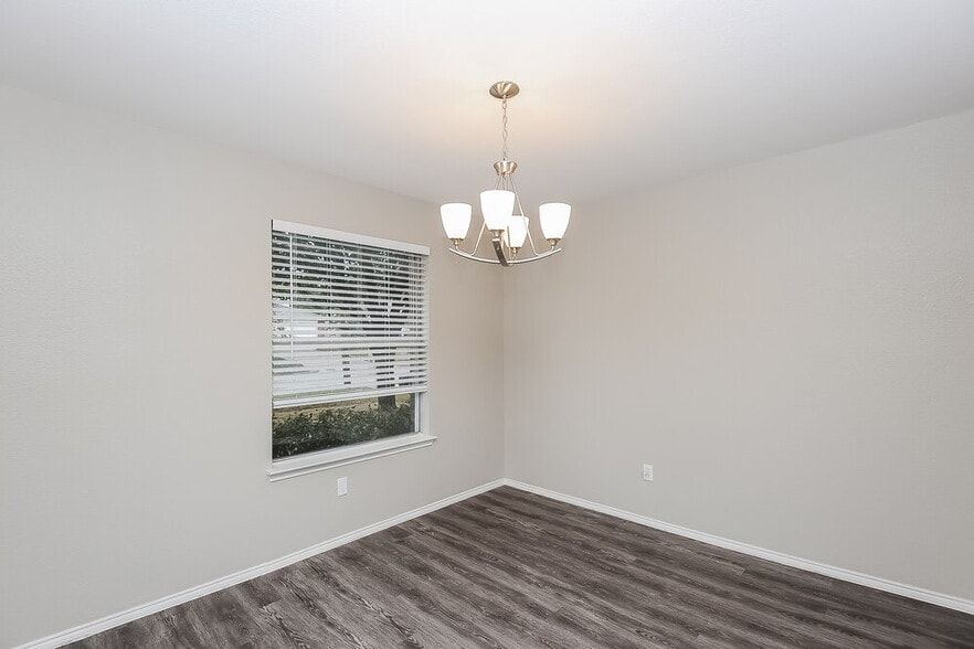 Building Photo - 2308 Overlook Ln