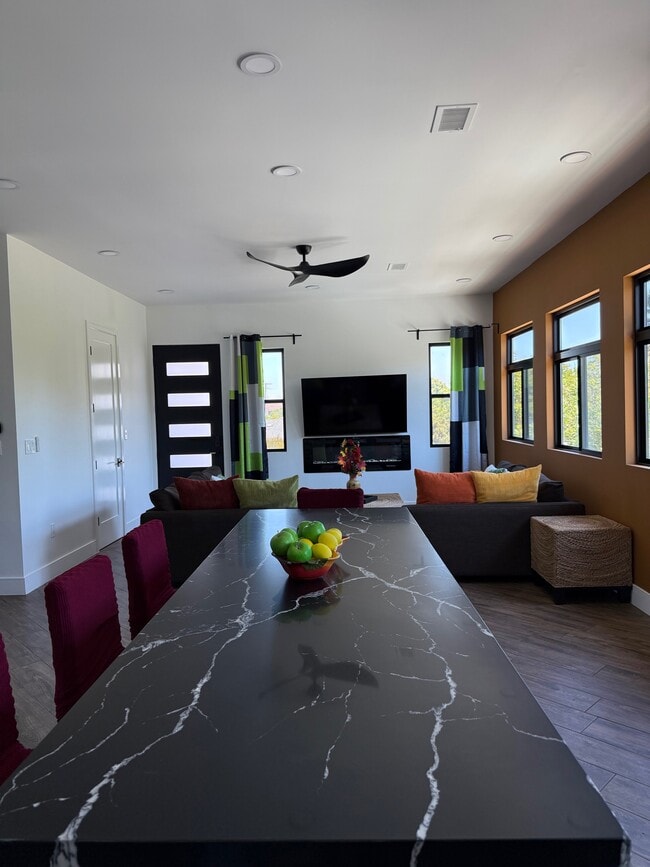 Building Photo - 3273 Hedwig Rd
