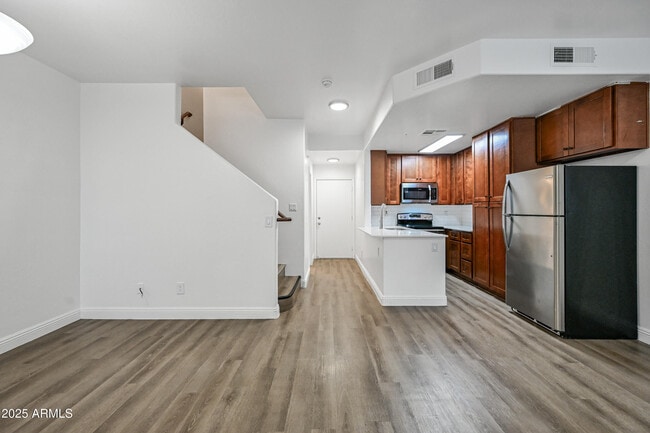 Building Photo - 4608 W Maryland Ave