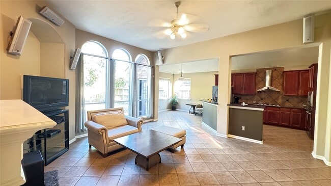 Building Photo - 27027 Sable Oaks Ln