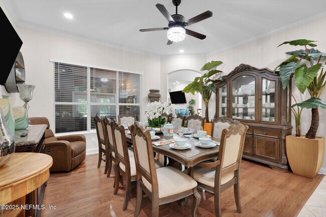 Building Photo - 526 Oakmont Dr