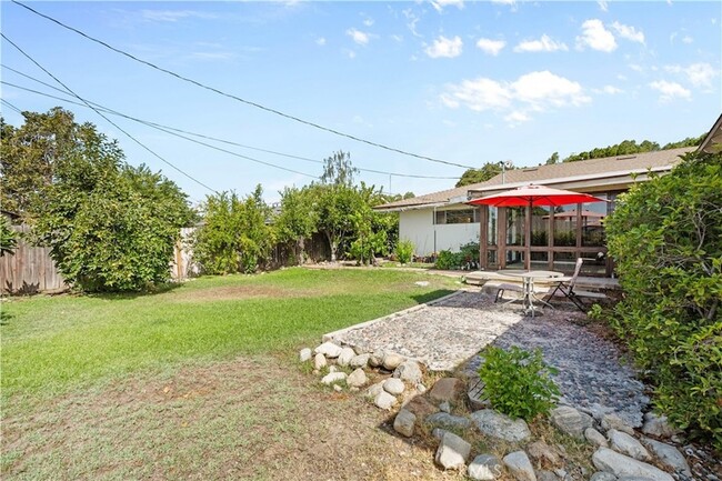 Building Photo - 702 Scripps Dr