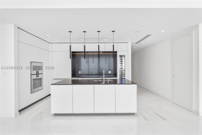 Building Photo - 300 Biscayne Blvd