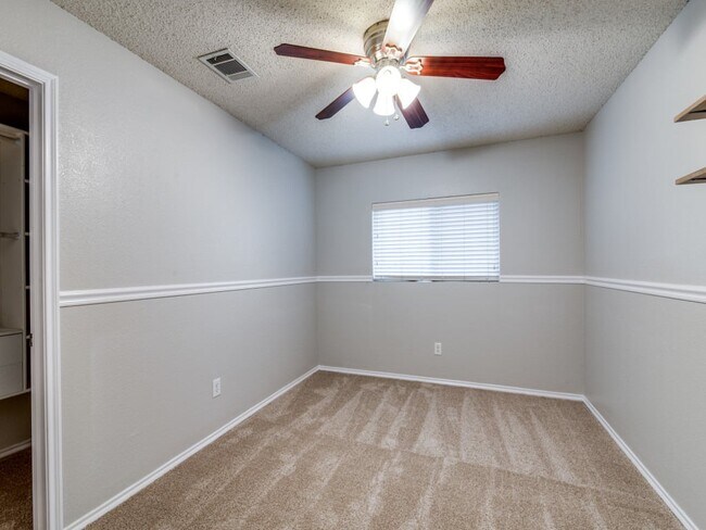 Building Photo - 632 Condor Trail