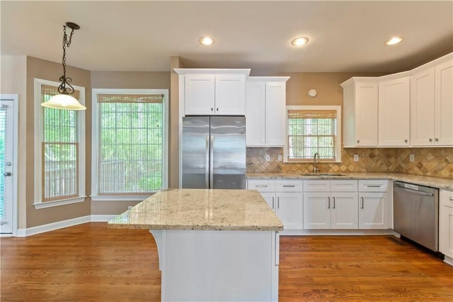 Building Photo - 7205 Fawn Lake Dr