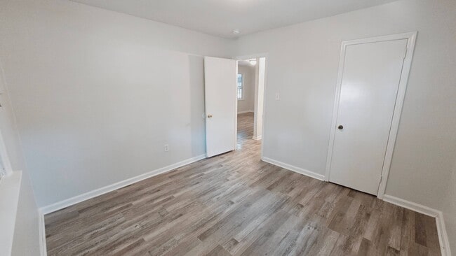 Building Photo - 1110 Pinecrest Ave NW