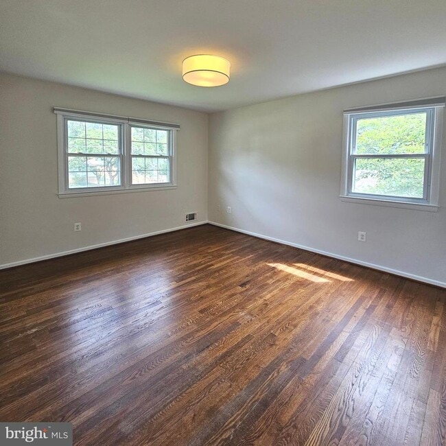 Building Photo - 8533 Pepperdine Dr